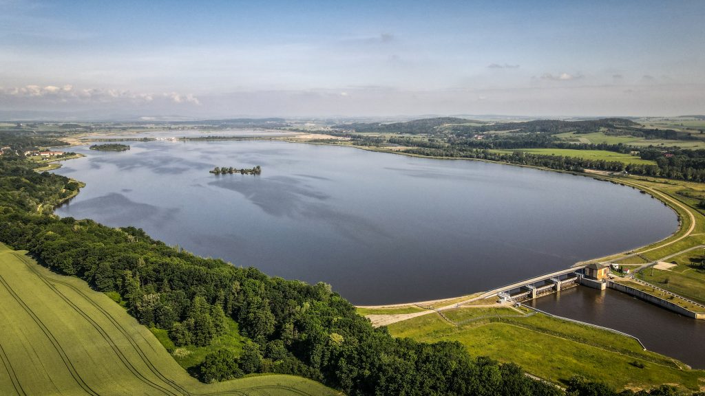 Zbiornik Kozielno, Główny Szlak Sudecki