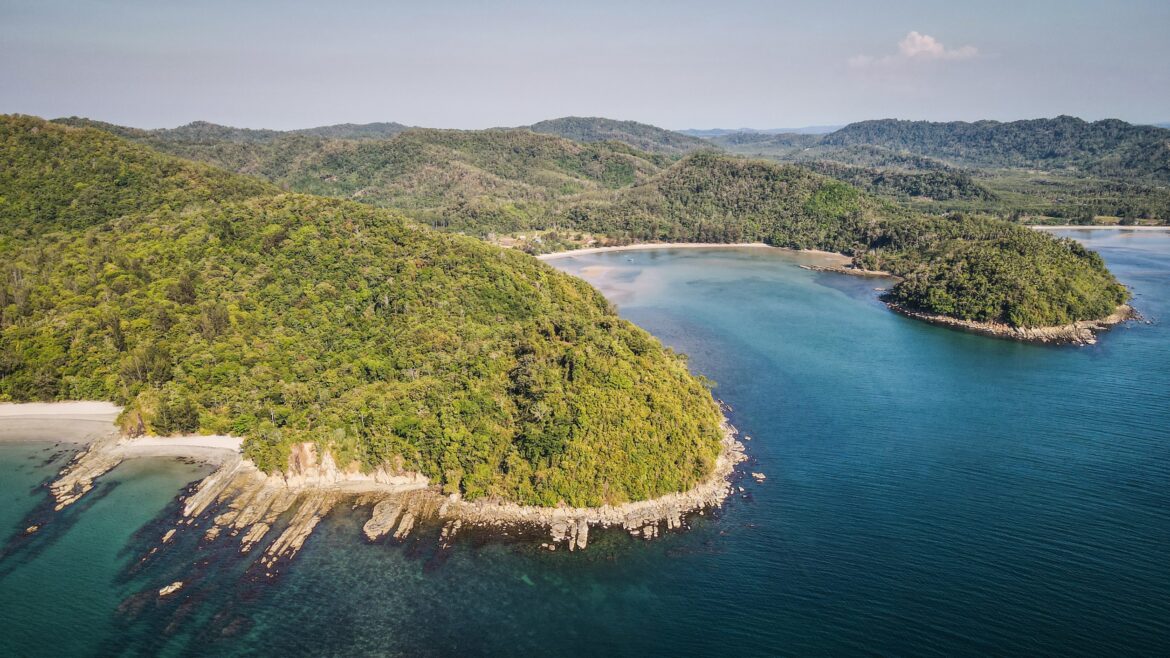 The Tip of Borneo: spokojne plaże i spektakularne zachody słońca The Tip of Borneo, Malaysia