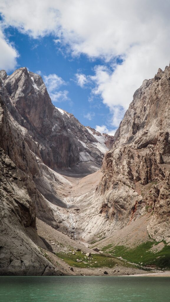Kel Suu, Kyrgyzstan